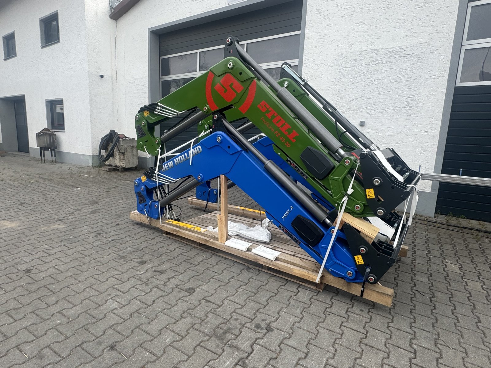 Frontlader des Typs Stoll Sonderpreis da Falschlieferung Profiline FZ 43-34.1, Neumaschine in Bogen (Bild 4)