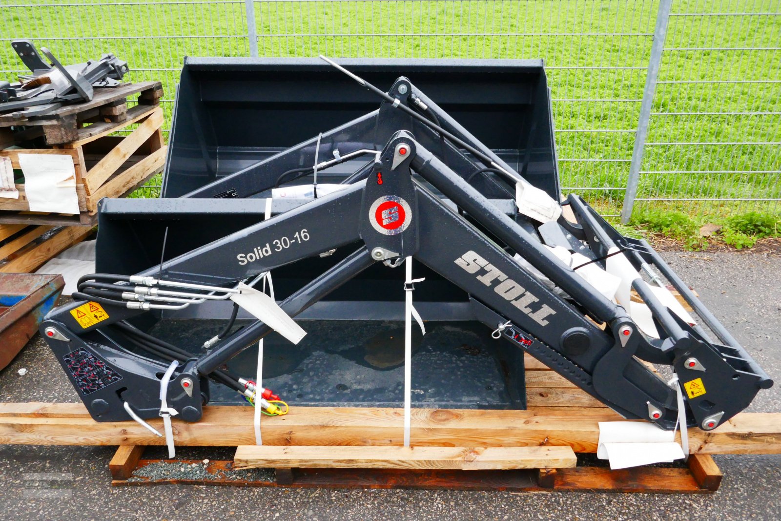 Frontlader des Typs Stoll Super Auswahl und gute Preise bei Goos Landmaschinen, Neumaschine in Langenzenn (Bild 4)