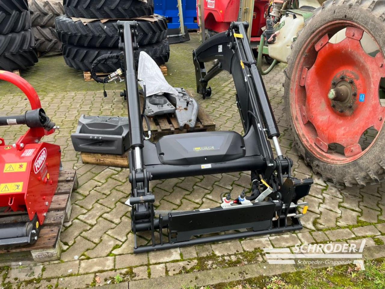 Frontlader of the type Valtra G4 L, Neumaschine in Wildeshausen (Picture 3)