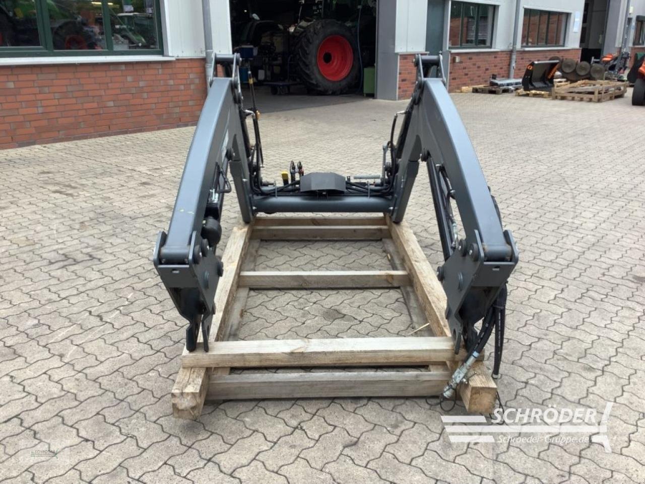 Frontlader of the type Valtra X36 DM, Neumaschine in Völkersen (Picture 5)