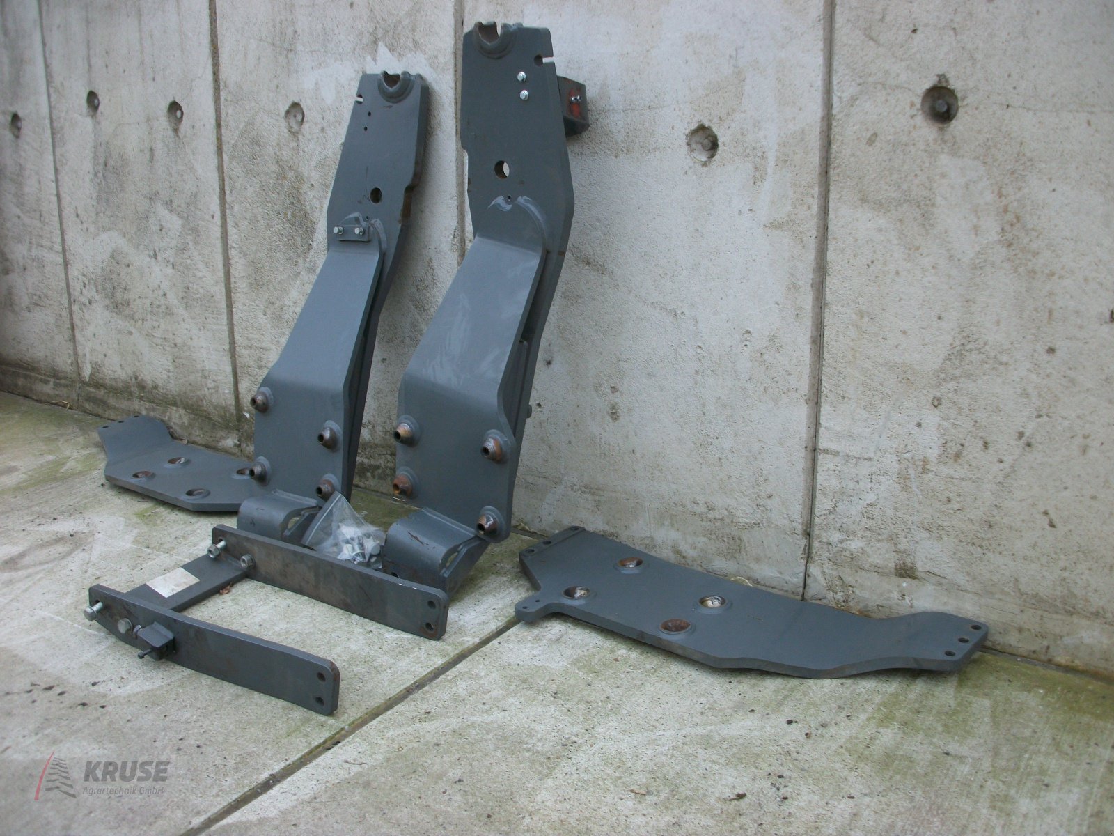 Frontladeranbaukonsole of the type Alö MF 6485/6490/6495, Gebrauchtmaschine in Fürstenau (Picture 3)