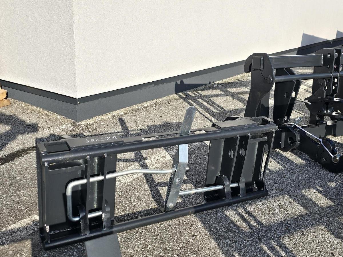 Frontladeranbaukonsole des Typs Big Dutchman Adapter Kramer auf Euroaufnahme, Gebrauchtmaschine in Göpfritz an der Wild (Bild 1)