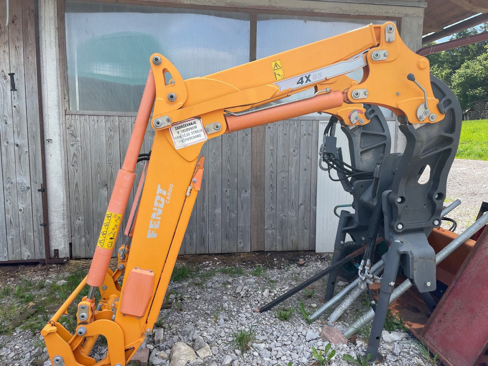 Frontladeranbaukonsole des Typs Fendt Cargo R Hecklader, Gebrauchtmaschine in Maribor (Bild 2)