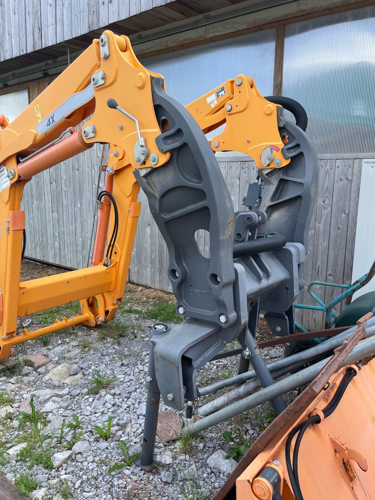 Frontladeranbaukonsole des Typs Fendt Cargo R Hecklader, Gebrauchtmaschine in Maribor (Bild 3)