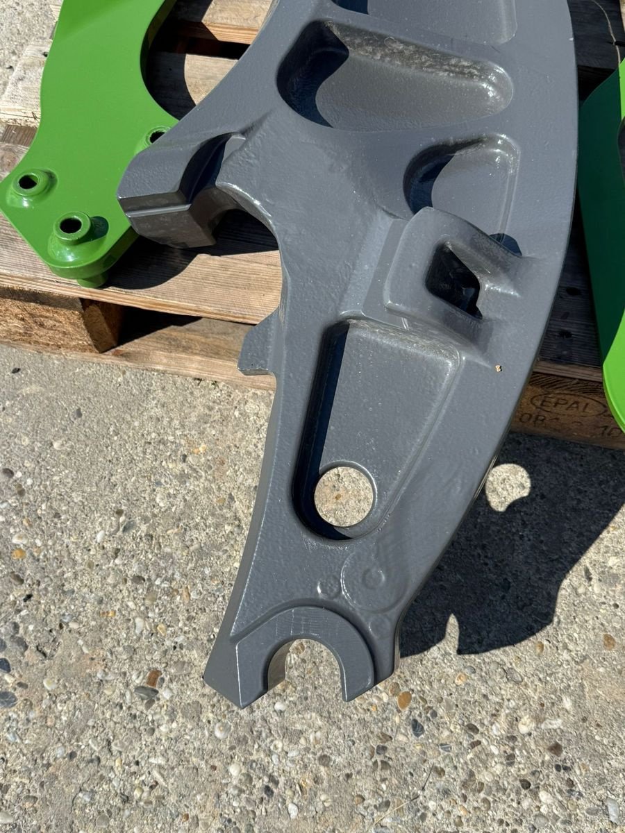 Frontladeranbaukonsole of the type Fendt Frontladerkonsole passend zu Fendt 500, Neumaschine in Starrein (Picture 2)