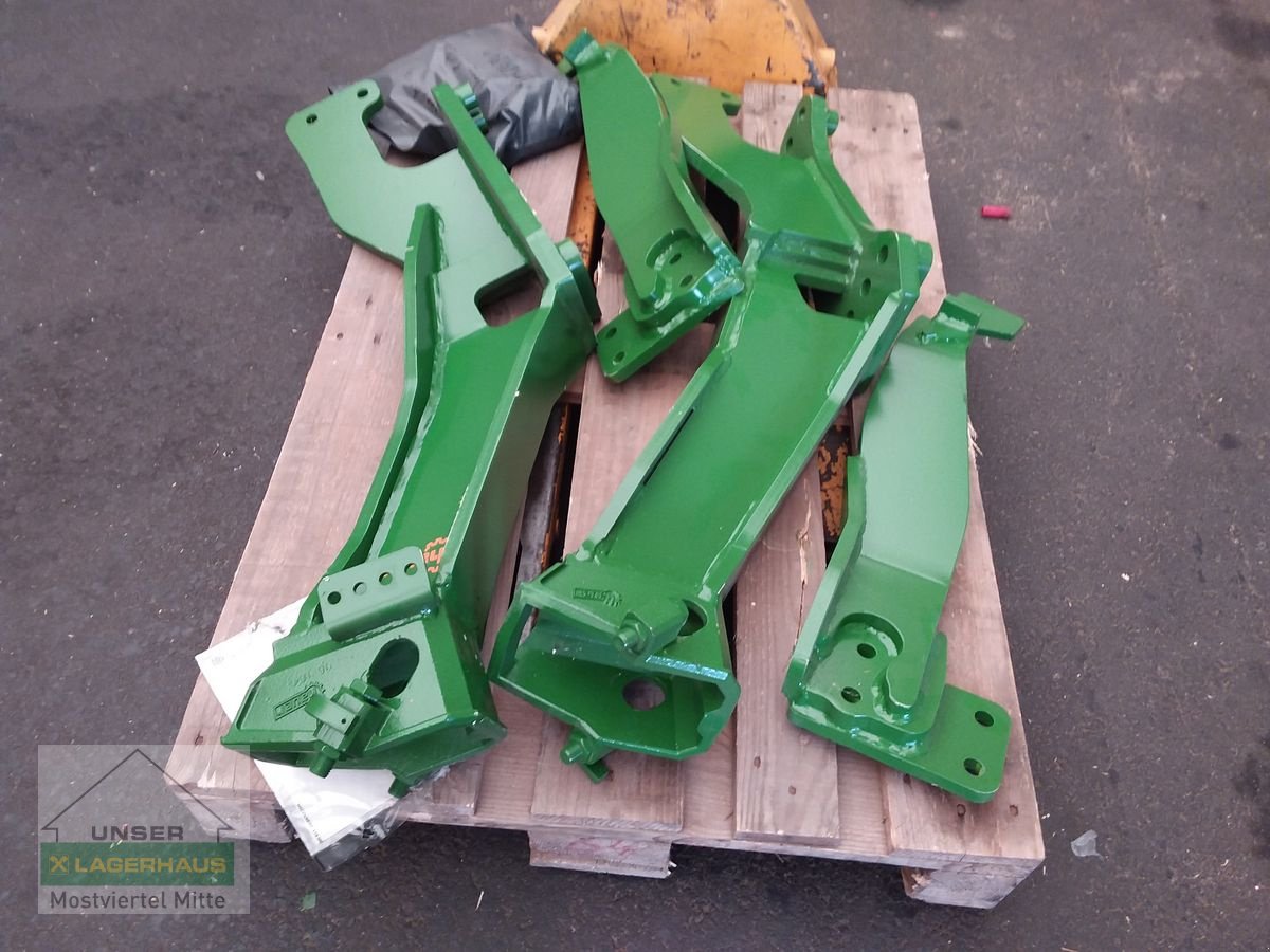 Frontladeranbaukonsole of the type Hauer Oberrahmenkonsole, Neumaschine in Bergland (Picture 2)