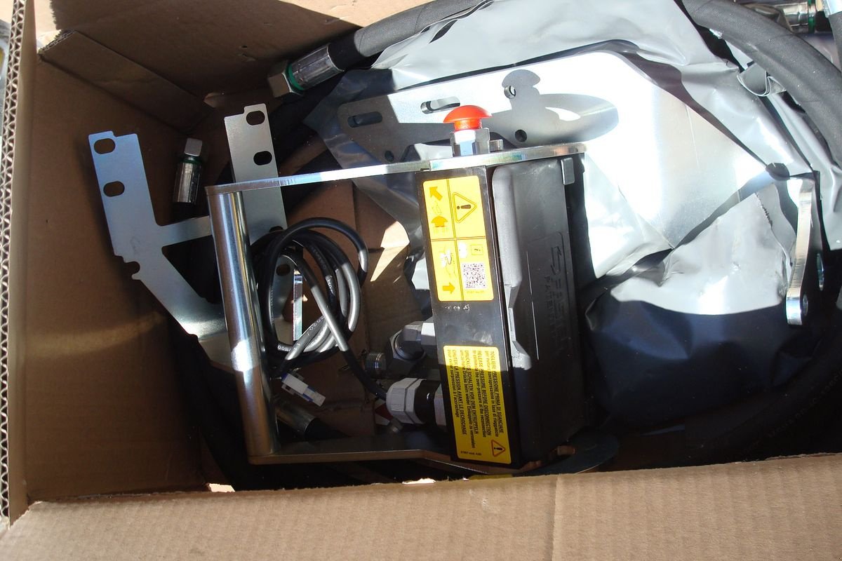 Frontladeranbaukonsole of the type Hauer Top Block Fendt 300 Vario S4/Gen4, Neumaschine in Judenburg (Picture 3)