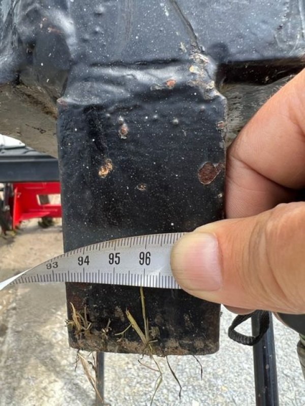 Frontladeranbaukonsole of the type Hydrac Konsolen zu MF 363, Gebrauchtmaschine in NATTERNBACH (Picture 2)