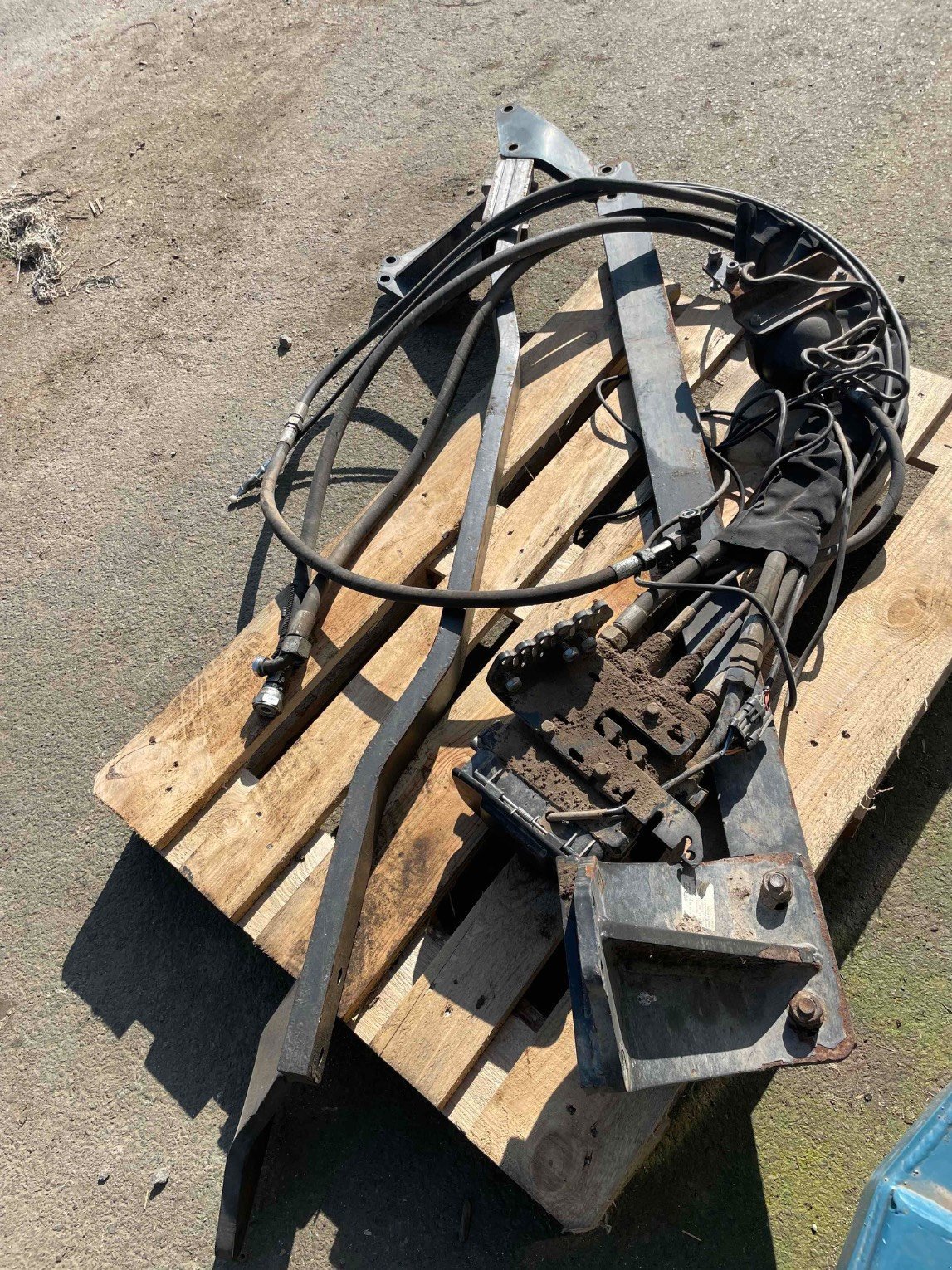 Frontladeranbaukonsole typu Mailleux Adaptation pour chargeur ADAPTATION ET MONOLEVIER, Gebrauchtmaschine v SAINT CLAIR SUR ELLE (Obrázok 2)