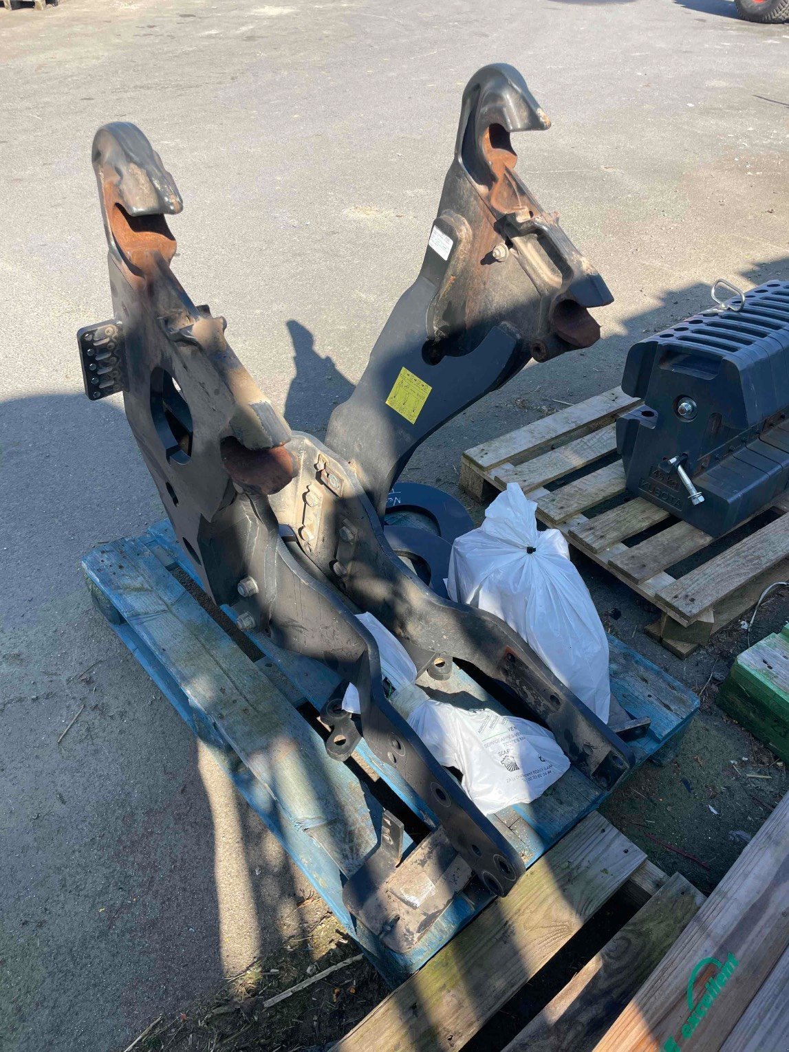 Frontladeranbaukonsole typu Mailleux Adaptation pour chargeur ADAPTATION ET MONOLEVIER, Gebrauchtmaschine v SAINT CLAIR SUR ELLE (Obrázok 3)