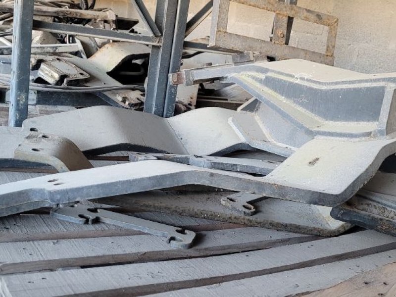 Frontladeranbaukonsole du type Manip BATI M640, Gebrauchtmaschine en CHAILLOUÉ (Photo 1)