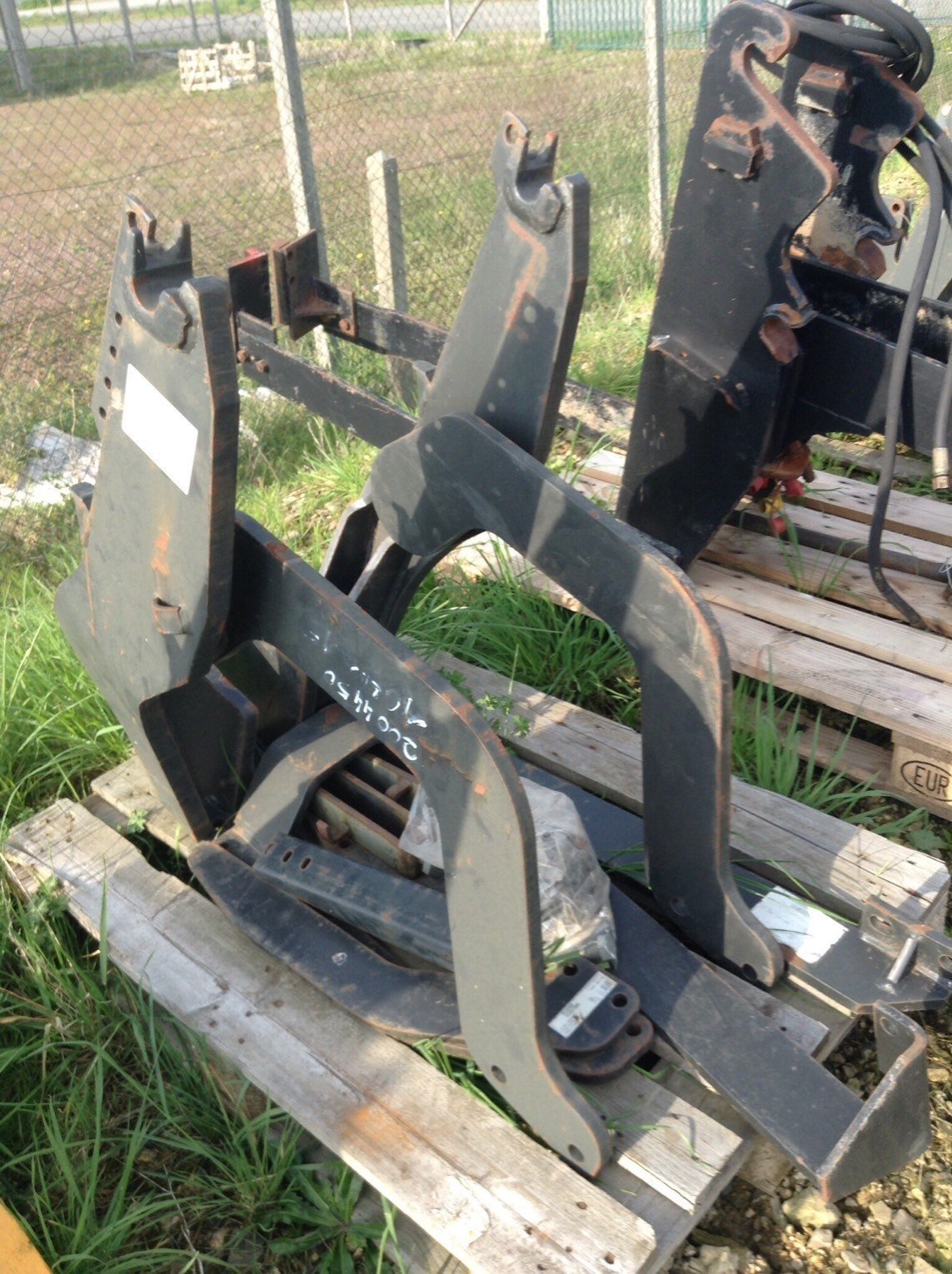 Frontladeranbaukonsole of the type Quicke Adaptation pour chargeur Case JX 55/65/75/85 Quick, Gebrauchtmaschine in SAINT CLAIR SUR ELLE (Picture 1)