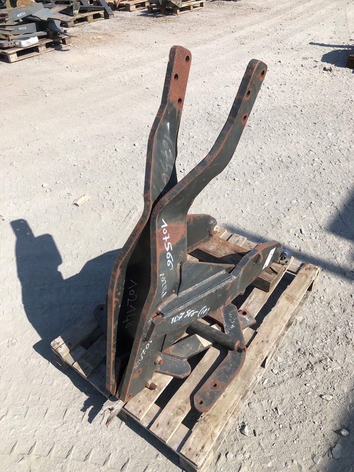 Frontladeranbaukonsole of the type Quicke Adaptation pour chargeur Deutz agrotron 4 cyls Qui, Gebrauchtmaschine in SAINT CLAIR SUR ELLE (Picture 1)