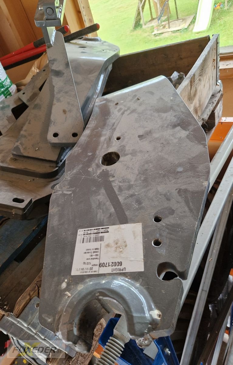 Frontladeranbaukonsole типа Quicke Frontladerkonsole für MF 5710 bis 5712 Global  (, Gebrauchtmaschine в Pattigham (Фотография 2)