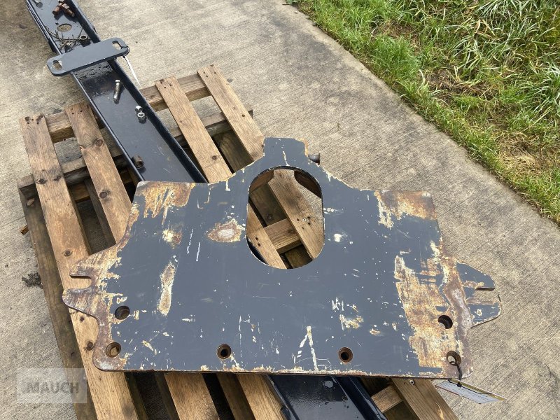 Frontladeranbaukonsole типа Sonstige Schneepflugplatte mit Unterzug New Holland T5, Gebrauchtmaschine в Burgkirchen