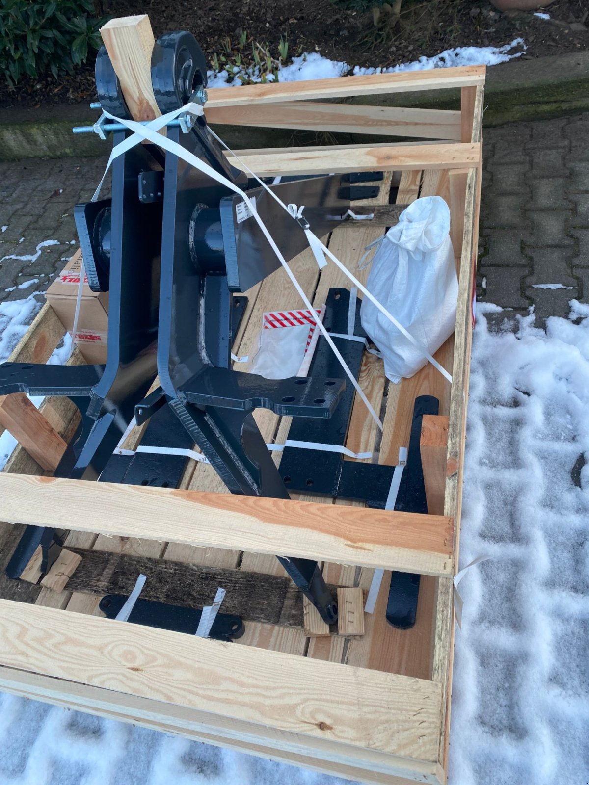 Frontladeranbaukonsole des Typs Stoll Anbaukonsolen 500er Serie und 700 Serie, Neumaschine in Bogen (Bild 3)