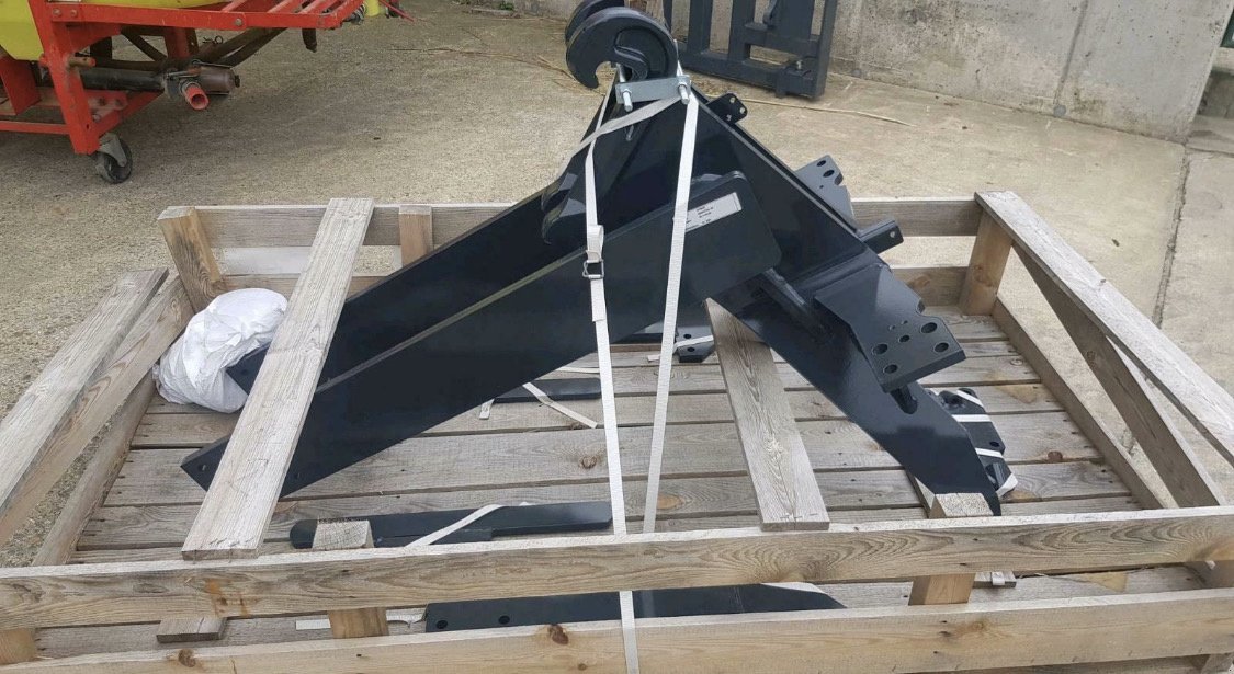 Frontladeranbaukonsole des Typs Stoll Anbaukonsolen 500er Serie und 700 Serie, Neumaschine in Bogen (Bild 4)