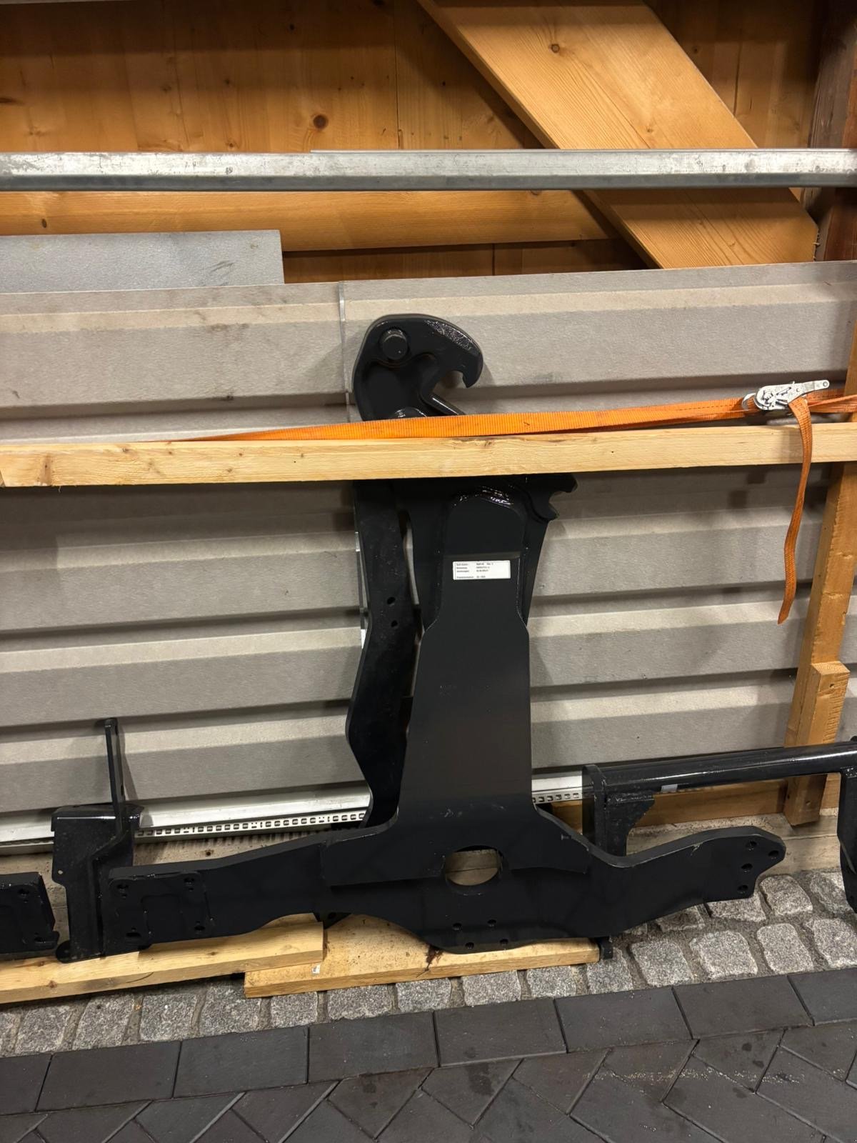 Frontladeranbaukonsole of the type Stoll Anbaukonsolen Deutz-Fahr Agrotron und Lamborgini, Neumaschine in Bogen (Picture 1)