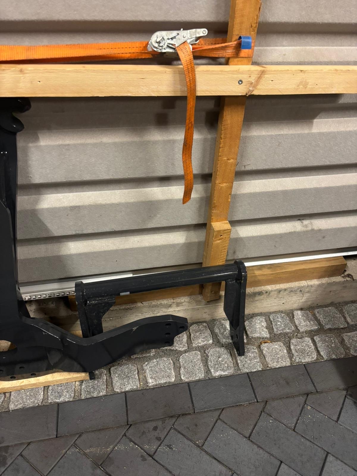 Frontladeranbaukonsole of the type Stoll Anbaukonsolen Deutz-Fahr Agrotron und Lamborgini, Neumaschine in Bogen (Picture 3)