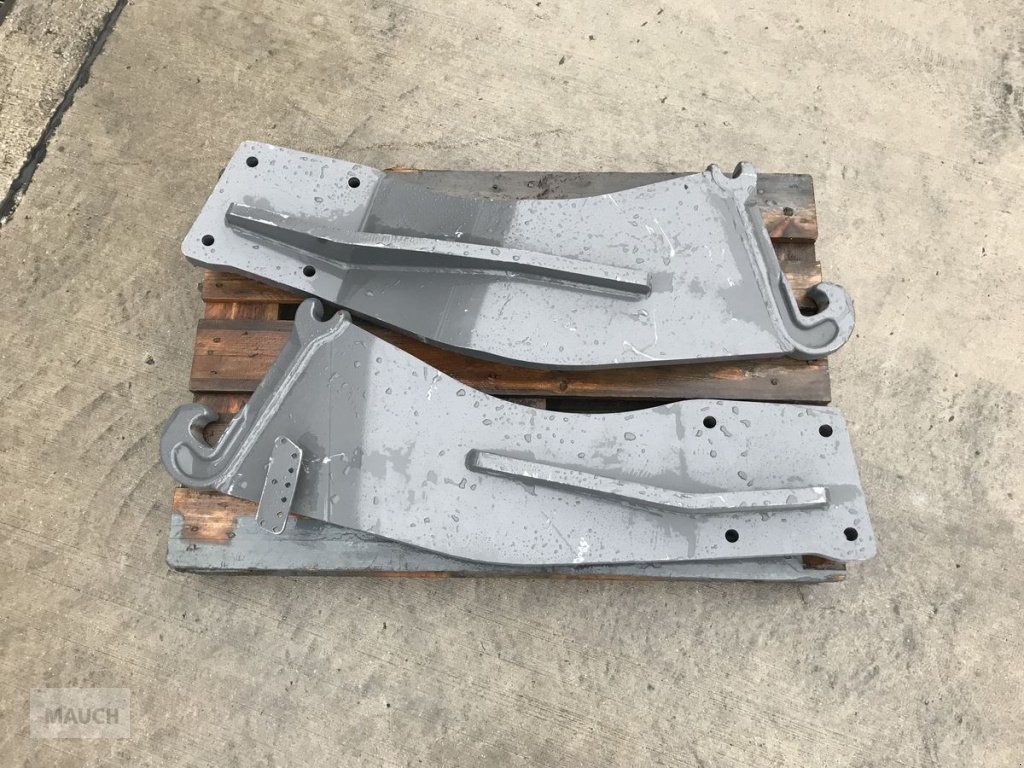 Frontladeranbaukonsole of the type Stoll Konsole zu Fendt 700, Neumaschine in Burgkirchen (Picture 1)