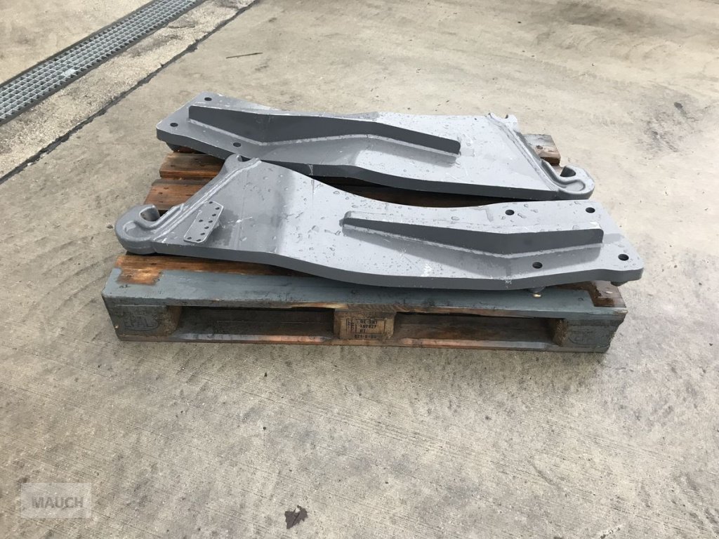 Frontladeranbaukonsole of the type Stoll Konsole zu Fendt 700, Neumaschine in Burgkirchen (Picture 5)