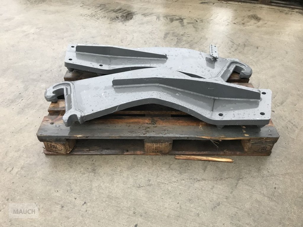 Frontladeranbaukonsole of the type Stoll Konsole zu Fendt 700, Neumaschine in Burgkirchen (Picture 3)