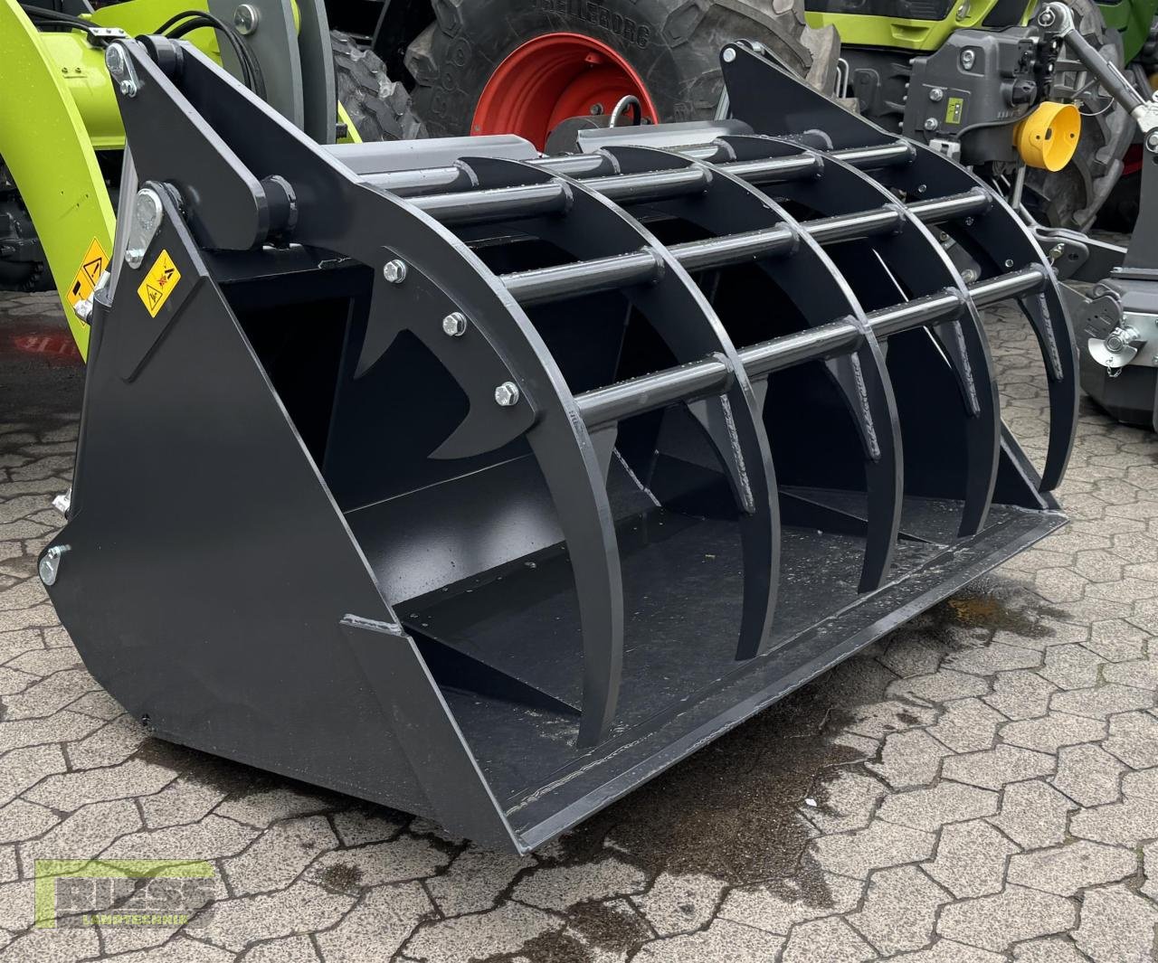 Frontladerzubehör (Bagger) des Typs AF-Landtechnik Greifschaufel 1,80 Mtr., Vorführmaschine in Homberg/Ohm - Maulbach (Bild 4)