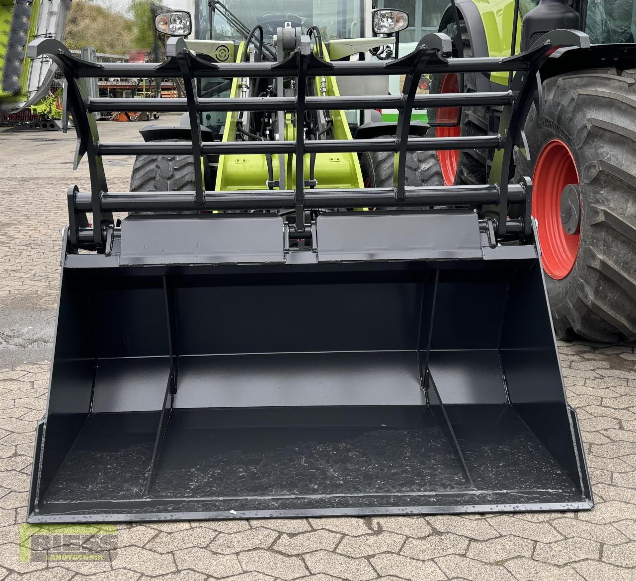 Frontladerzubehör (Bagger) des Typs AF-Landtechnik Greifschaufel 1,80 Mtr., Vorführmaschine in Homberg/Ohm - Maulbach (Bild 7)