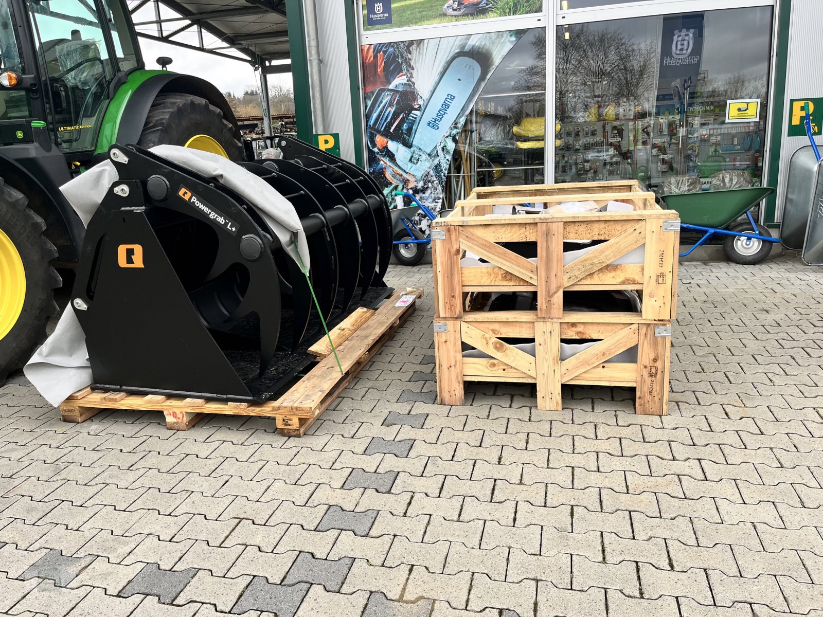 Frontladerzubehör (Bagger) of the type Alö ALÖ GROSSBALLENGABEL STANDARD, Neumaschine in Gross-Bieberau (Picture 3)