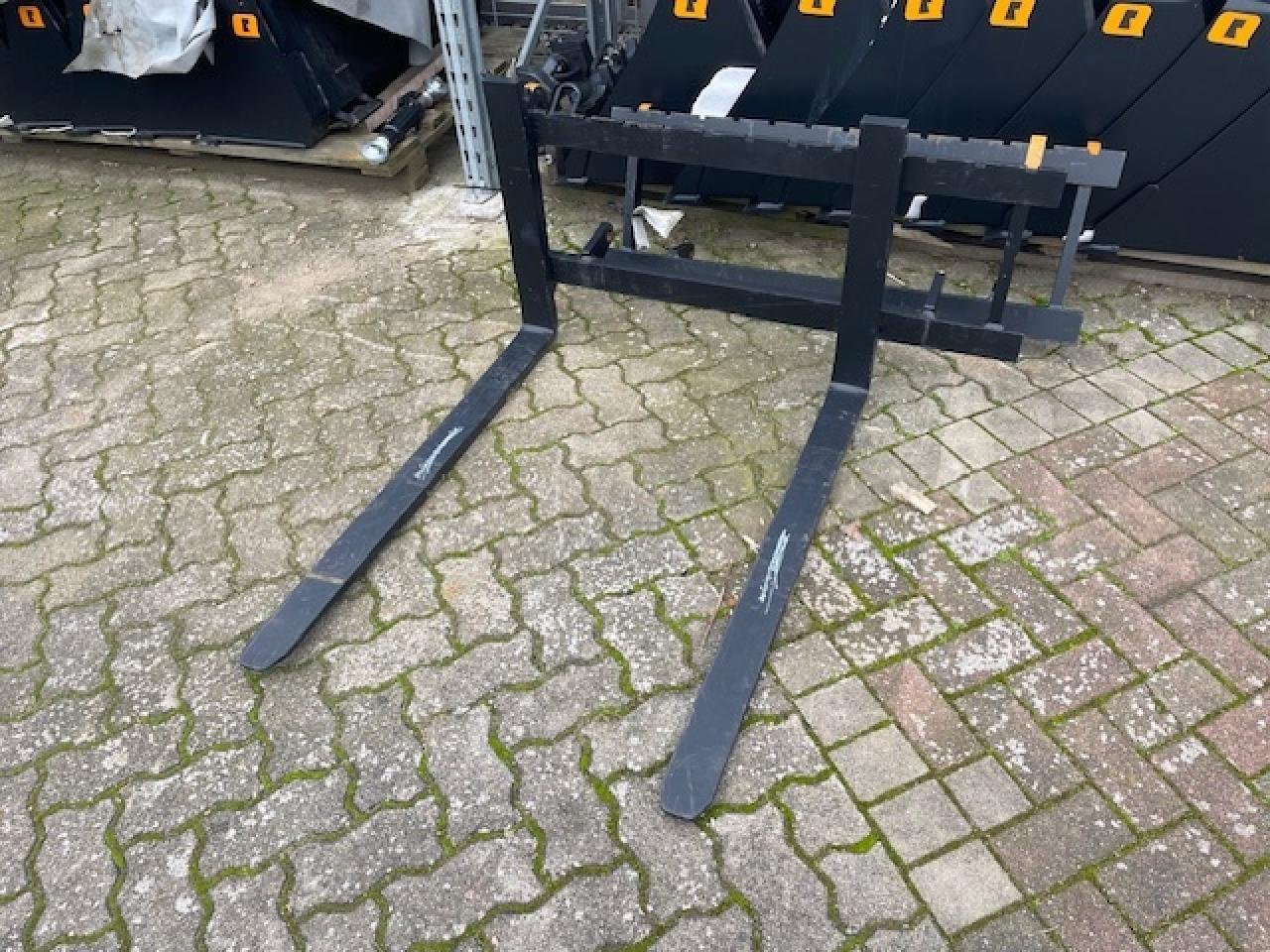 Frontladerzubehör (Bagger) des Typs Alö PALETTENGABEL 800MM, Neumaschine in Neubukow (Bild 3)