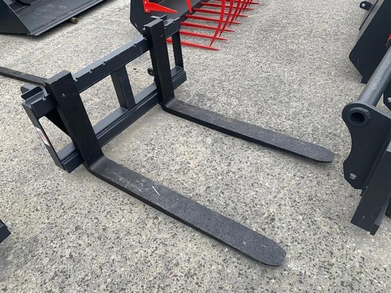 Frontladerzubehör (Bagger) des Typs Big Dutchman Palettengabel 3,5 t mit Euro Aufnahme, Neumaschine in Göpfritz an der Wild (Bild 2)