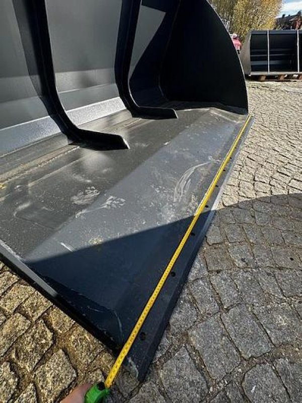 Frontladerzubehör (Bagger) des Typs Big Dutchman Volumenschaufel 250 cm mit Atlas Aufnahme, Neumaschine in Göpfritz an der Wild (Bild 2)