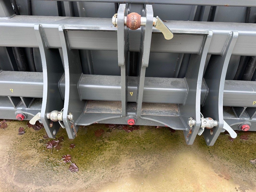 Frontladerzubehör (Bagger) типа Bressel & Lade GRÜNGUTGABEL D30, Gebrauchtmaschine в Liebenwalde (Фотография 5)