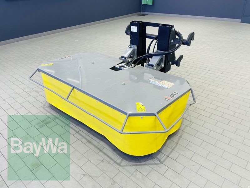 Frontladerzubehör (Bagger) du type GiANT TROMMELMÄHER TFA 1550, Vorführmaschine en Manching (Photo 10)