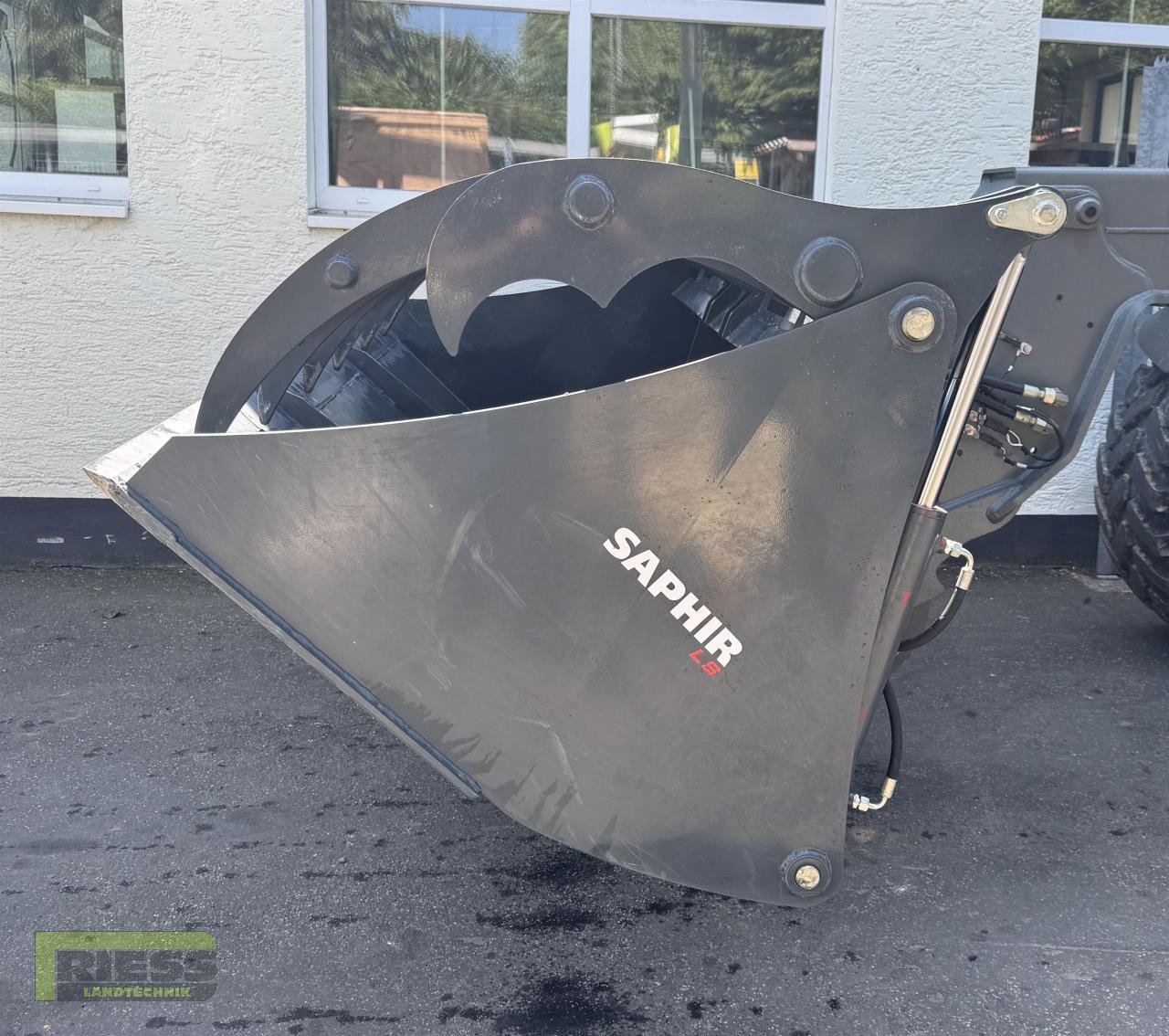 Frontladerzubehör (Bagger) of the type Saphir GS L 26  Greifschaufel, Vorführmaschine in Homberg/Ohm - Maulbach (Picture 2)
