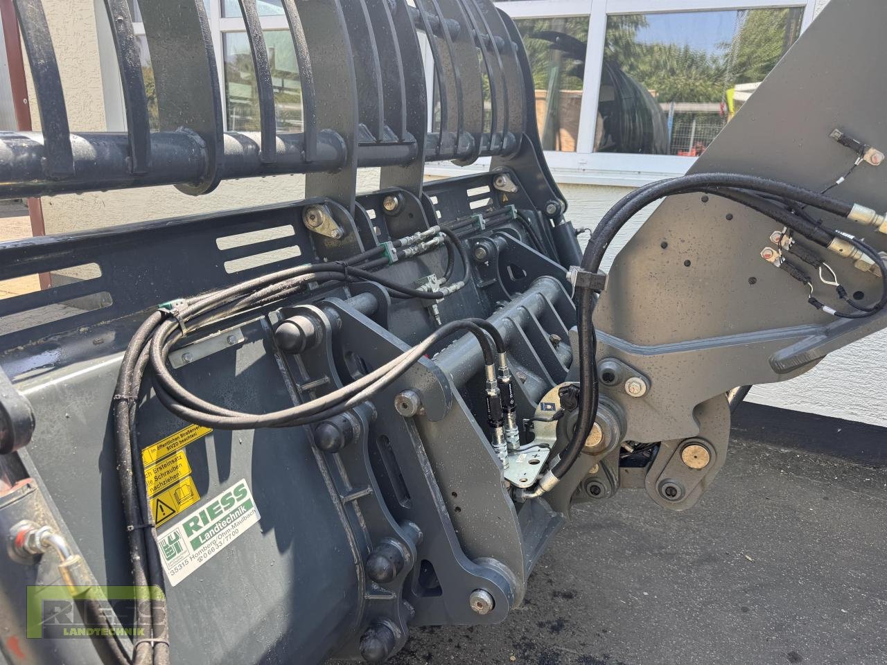 Frontladerzubehör (Bagger) of the type Saphir GS L 26  Greifschaufel, Vorführmaschine in Homberg/Ohm - Maulbach (Picture 9)