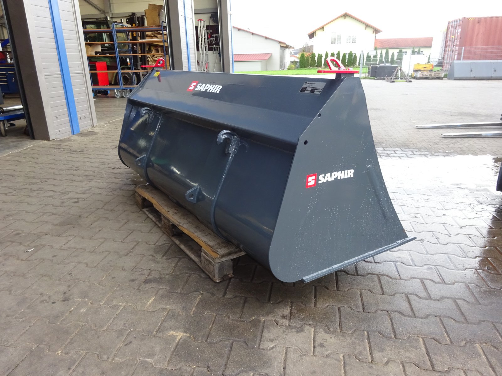 Frontladerzubehör (Bagger) des Typs Saphir LG 19, Neumaschine in Tuntenhausen (Bild 1)