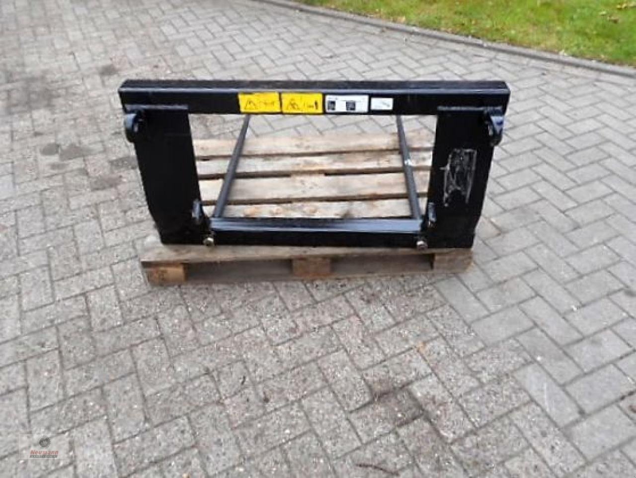 Frontladerzubehör (Bagger) des Typs Sonstige Fricke Ballenspieß / Strohgabel, Neumaschine in Barßel (Bild 2)