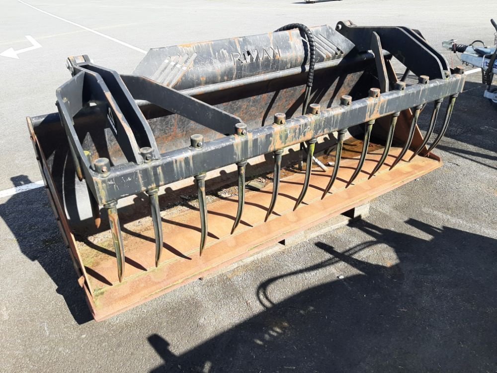 Frontladerzubehör (Bagger) typu Sonstige GH825TPF, Gebrauchtmaschine v ANTIGNY (Obrázek 1)