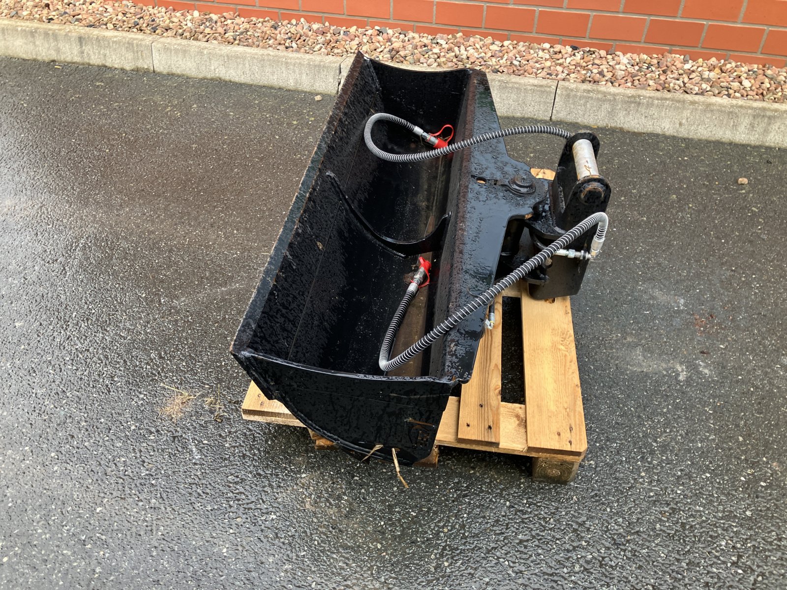 Frontladerzubehör (Bagger) типа Sonstige Grabenräumlöffel hydr. 1400mm, Gebrauchtmaschine в Amöneburg-Roßdorf (Фотография 2)