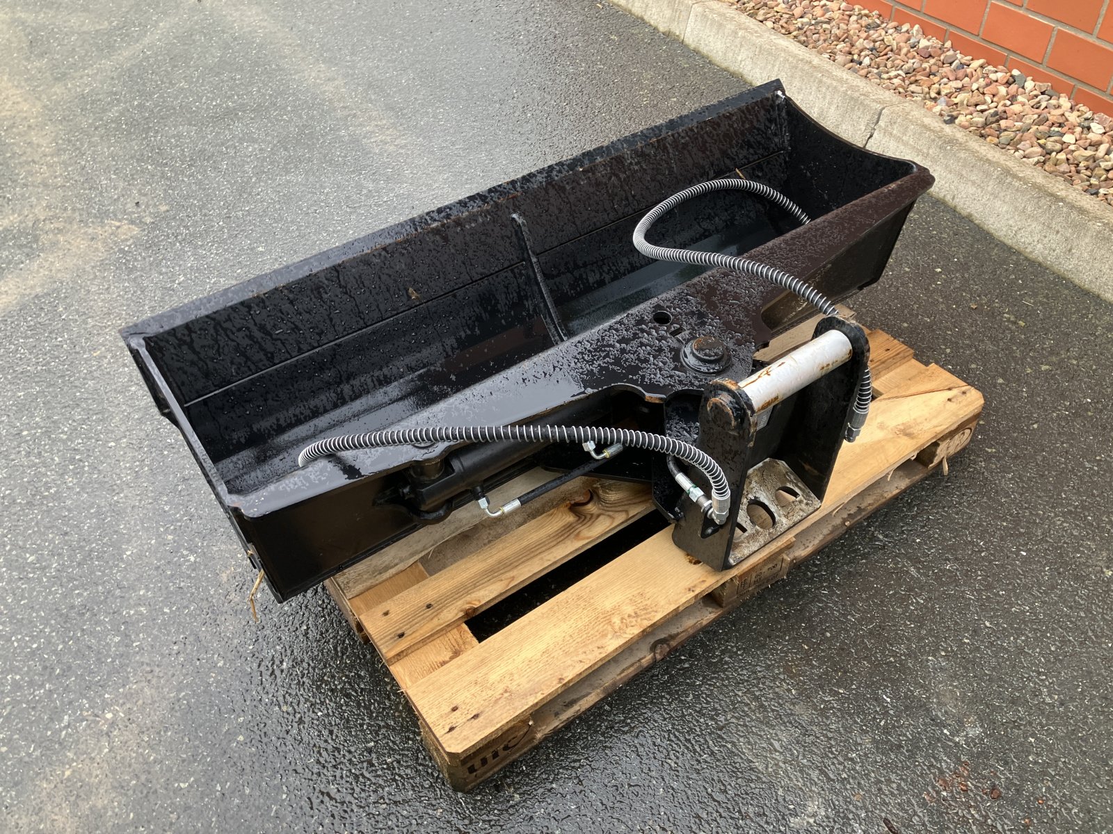 Frontladerzubehör (Bagger) типа Sonstige Grabenräumlöffel hydr. 1400mm, Gebrauchtmaschine в Amöneburg-Roßdorf (Фотография 1)