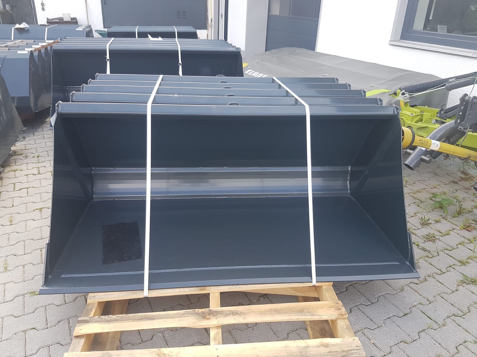 Frontladerzubehör (Bagger) of the type Stoll Robust U 220, Neumaschine in Bogen (Picture 10)