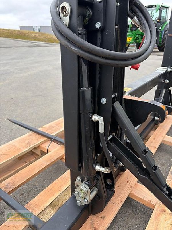 Frontladerzubehör des Typs Alö Ballengabel XL+ 200, hydraulische Zinkenverstellung, Neumaschine in Kroppach (Bild 6)