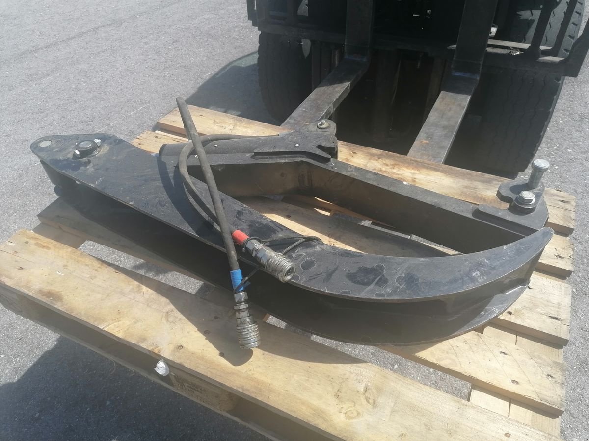 Frontladerzubehör of the type Alö Niederhalter für Palettengabel, Gebrauchtmaschine in Saxen (Picture 6)