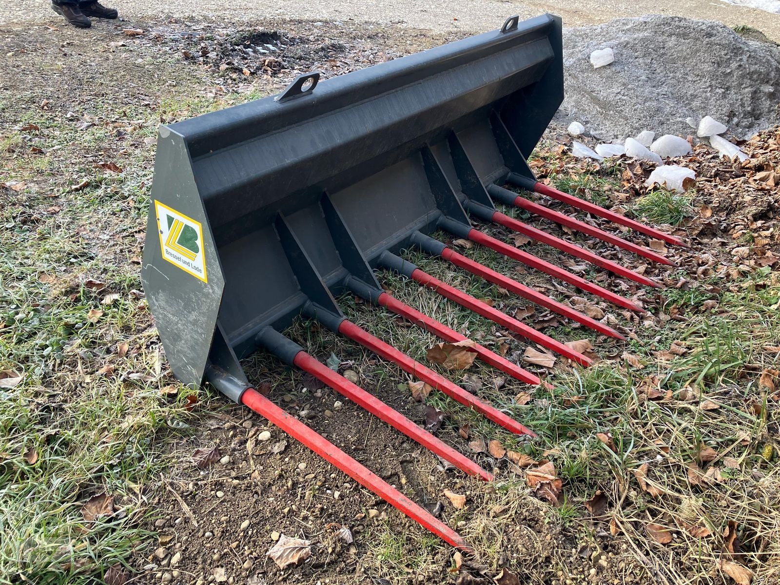 Frontladerzubehör of the type Bressel & Lade Dunggabel 1900mm Vorführer Euro, Vorführmaschine in Burgkirchen (Picture 1)