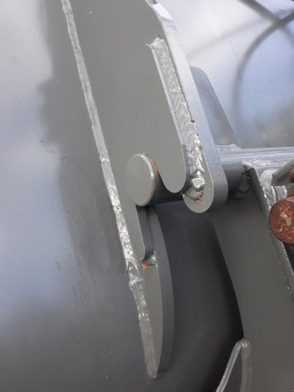 Frontladerzubehör of the type Bressel & Lade Hochkippschaufel L66, Neumaschine in Itterbeck (Picture 18)