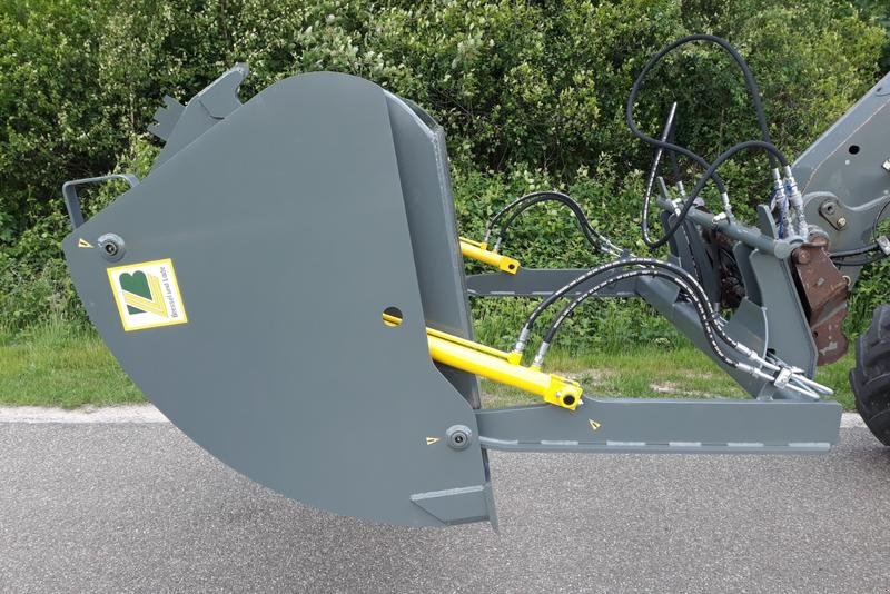 Frontladerzubehör of the type Bressel & Lade Hochkippschaufel L66, Neumaschine in Itterbeck (Picture 12)