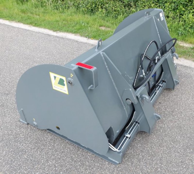 Frontladerzubehör of the type Bressel & Lade Hochkippschaufel L66, Neumaschine in Itterbeck (Picture 3)