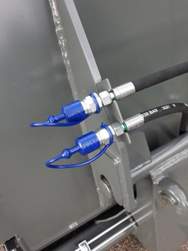 Frontladerzubehör of the type Bressel & Lade Hochkippschaufel L66, Neumaschine in Itterbeck (Picture 19)