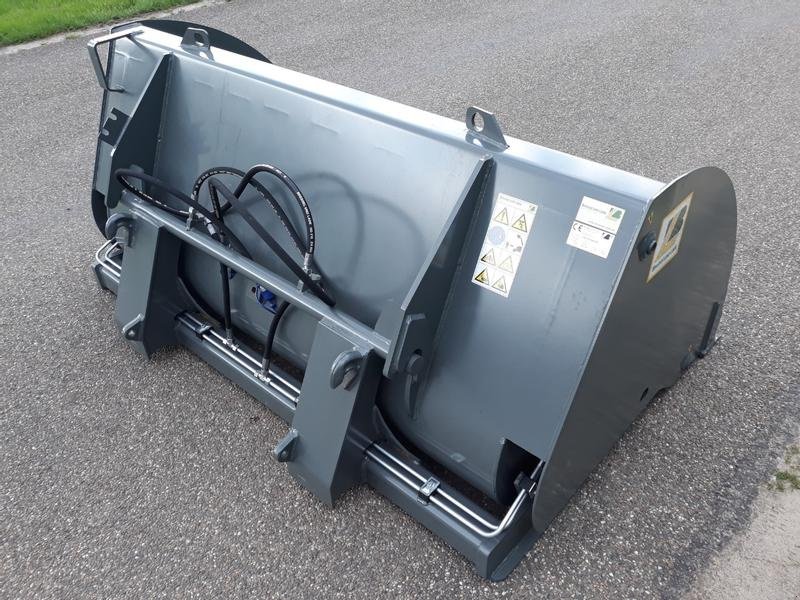 Frontladerzubehör of the type Bressel & Lade Hochkippschaufel L66, Neumaschine in Itterbeck (Picture 5)